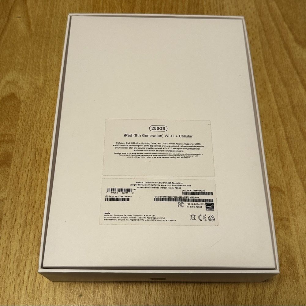 Ipad 9th‎ Generation Apple Silver Tablet EMPTY BOX only for Storage